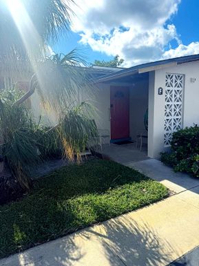 2926 Ashley F, West Palm Beach, FL 33415