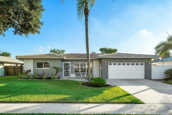 984 5th, Boca Raton, FL 33486