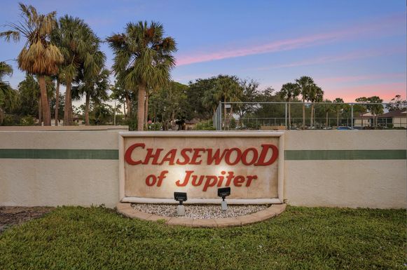 6392 Chasewood, Jupiter, FL 33458