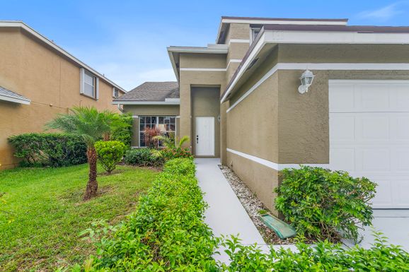 133 Heatherwood, Royal Palm Beach, FL 33411