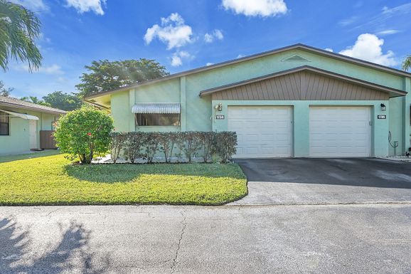 1734 Palmland, Boynton Beach, FL 33436