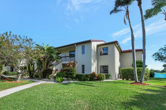 8305 Casa Del Lago, Boca Raton, FL 33433