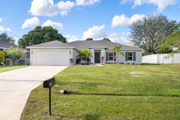 2418 Dalpina, Port Saint Lucie, FL 34953