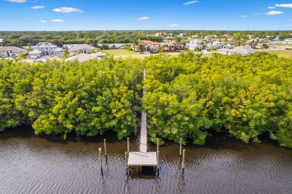 206 Fiore Bello, Port Saint Lucie, FL 34952