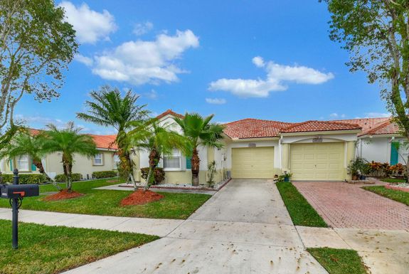 6077 Lake Hibiscus, Delray Beach, FL 33484