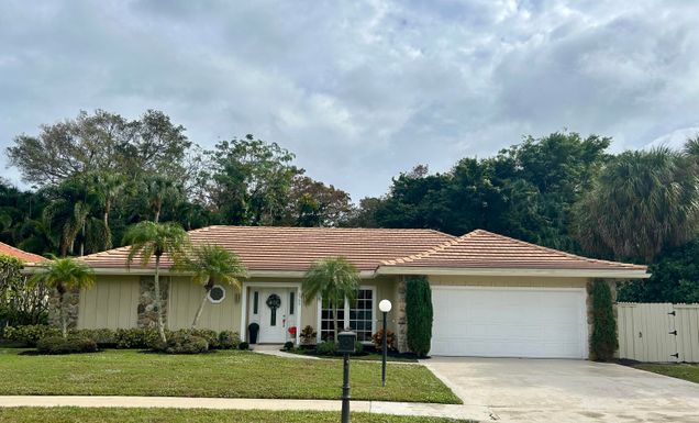 2758 Biarritz, Palm Beach Gardens, FL 33410