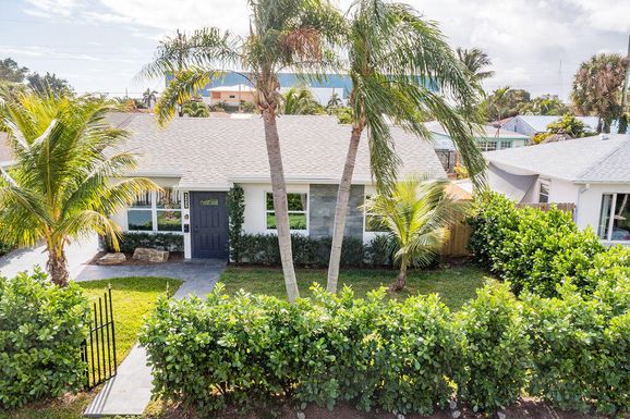 225 24th, Riviera Beach, FL 33404