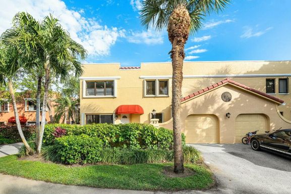 82 Uno Lago, Juno Beach, FL 33408