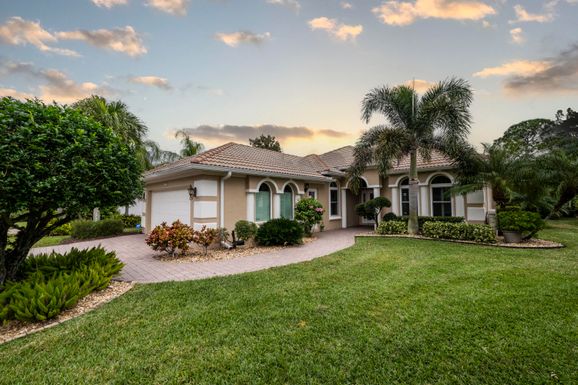 1310 Red Oak, Jensen Beach, FL 34957