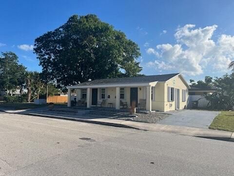 1202 M, Lake Worth Beach, FL 33460