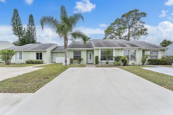 115 Oakwood, Jupiter, FL 33458