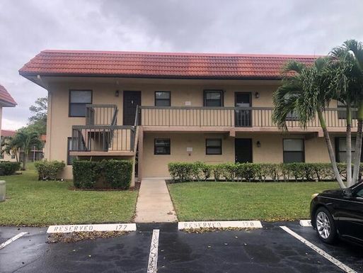 21913 Lake Forest, Boca Raton, FL 33433