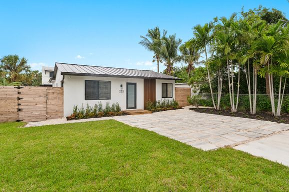 225 10th, Delray Beach, FL 33444