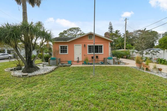 302 Loxahatchee, Jupiter, FL 33458