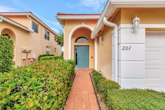 12468 Crystal Pointe, Boynton Beach, FL 33437