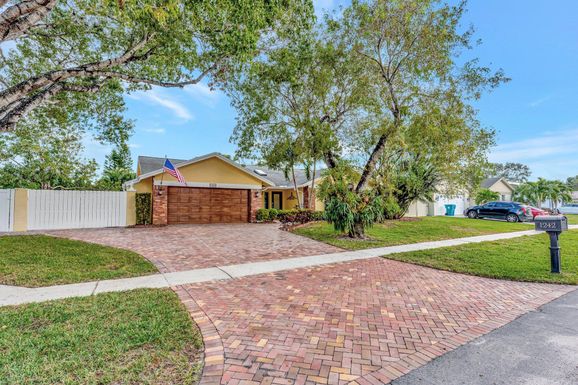 1242 10th, Boynton Beach, FL 33426