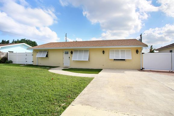 3574 Vagabond, Lake Worth, FL 33462