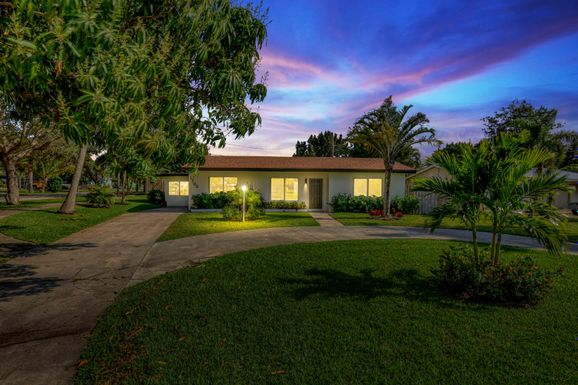 1702 High Ridge, Lake Worth, FL 33461