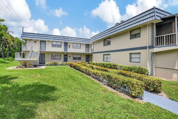 215 Brittany, Delray Beach, FL 33446