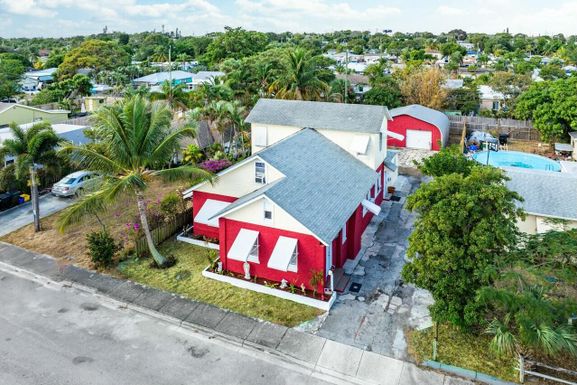 1117 E, Lake Worth Beach, FL 33460