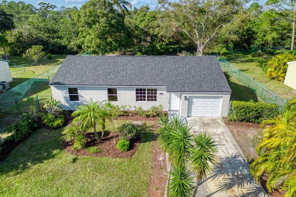 139 Harris, Sebastian, FL 32958