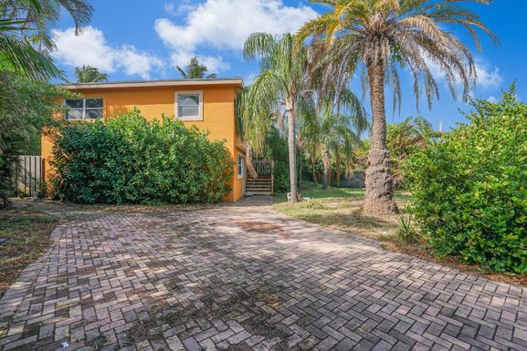 1545 4th, Boca Raton, FL 33432