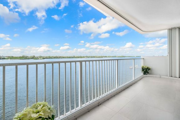 2860 Ocean, Palm Beach, FL 33480