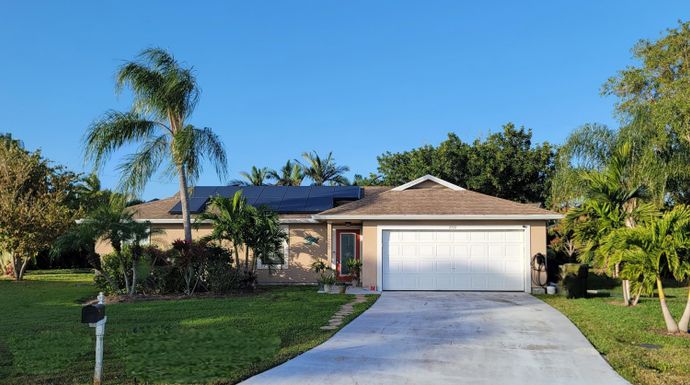 2512 Hilltop Ct, Port Saint Lucie, FL 34953