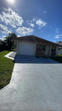 1380 Longarzo, West Palm Beach, FL 33415