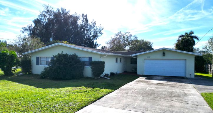 1195 Country Gardens, Fort Pierce, FL 34982