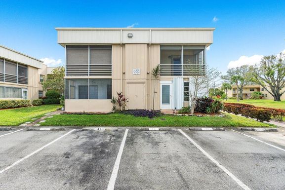 94 Burgundy, Delray Beach, FL 33484