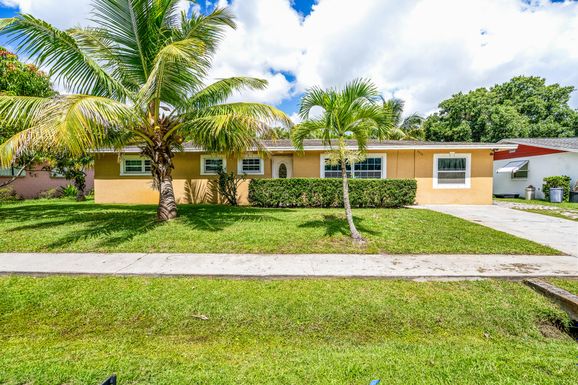 2919 Sherwood, Fort Pierce, FL 34982