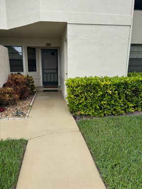 5881 Parkwalk, Boynton Beach, FL 33472