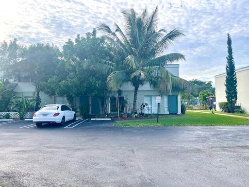 3001 4th, Pompano Beach, FL 33064