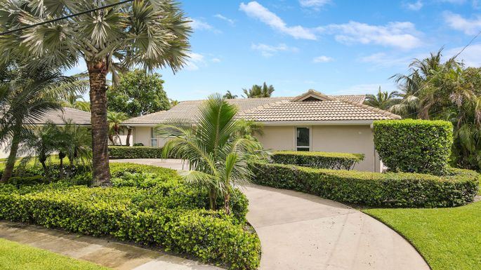 2060 Ascot, North Palm Beach, FL 33408