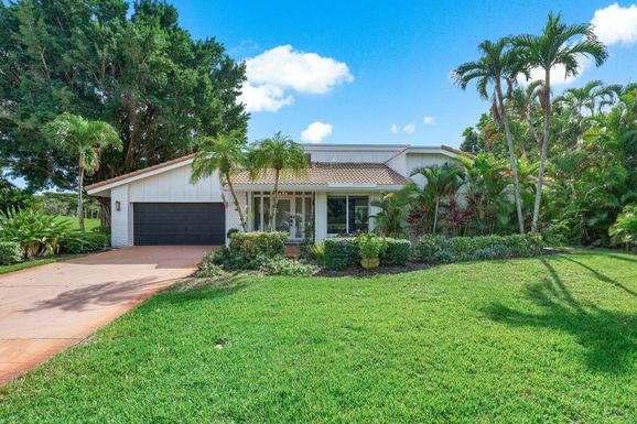 635 Lakewoode, Delray Beach, FL 33445