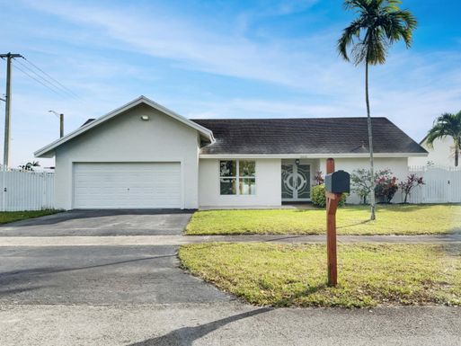 2431 101st, Pembroke Pines, FL 33026