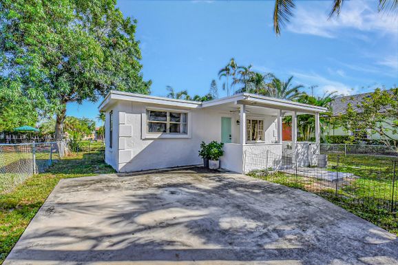 237 3rd, Delray Beach, FL 33444