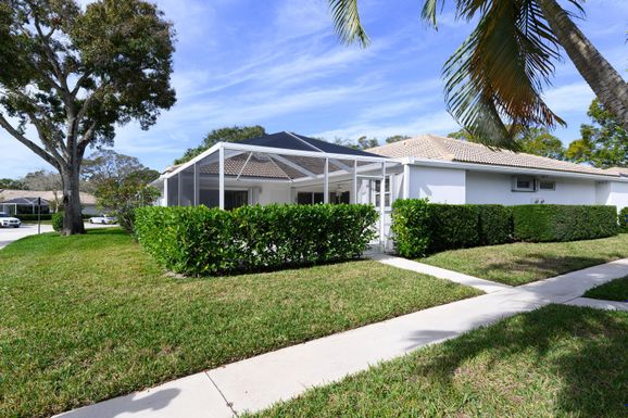 2003 Silverleaf Oak, Palm Beach Gardens, FL 33410