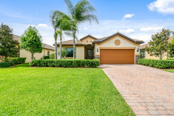 210 Courances, Port Saint Lucie, FL 34984