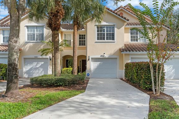 1083 Pinewood Lake, Greenacres, FL 33415