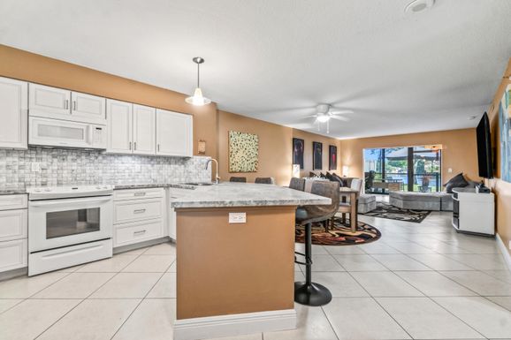 2238 Cypress Bend, Pompano Beach, FL 33069