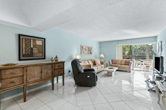 23345 Carolwood, Boca Raton, FL 33428