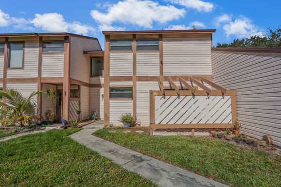 113 Sherwood, Jupiter, FL 33458