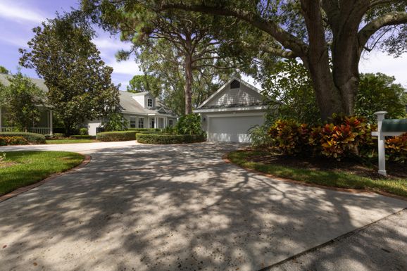 812 Carolina, Vero Beach, FL 32962