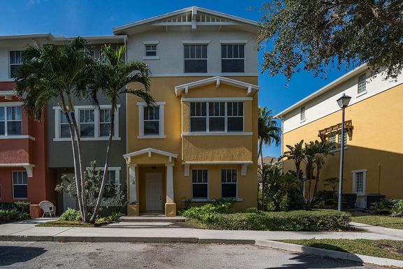 810 Marina Del Ray, West Palm Beach, FL 33401