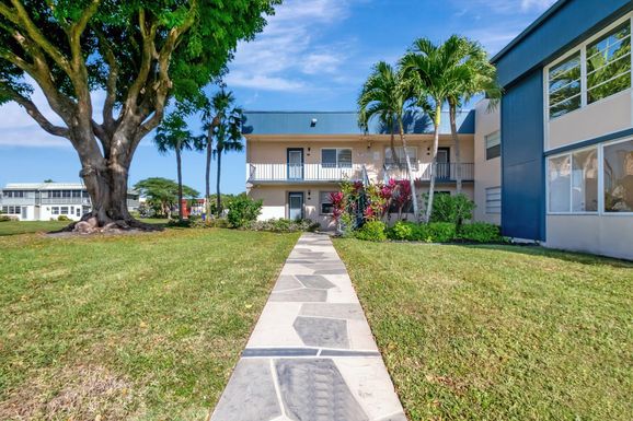 169 Flanders D, Delray Beach, FL 33484