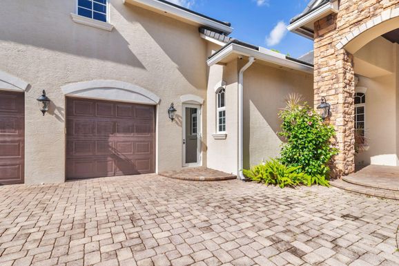 5745 Pennock Point, Jupiter, FL 33458