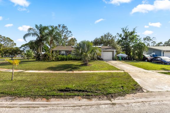 382 Brasher, Port Saint Lucie, FL 34983