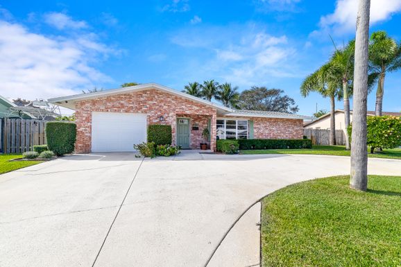 9865 Daisy, Palm Beach Gardens, FL 33410